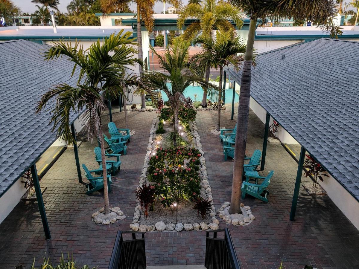 Tahitian Beach Resort Treasure Island Exterior foto