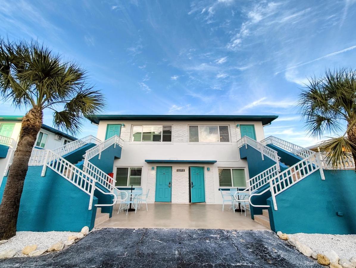 Tahitian Beach Resort Treasure Island Exterior foto